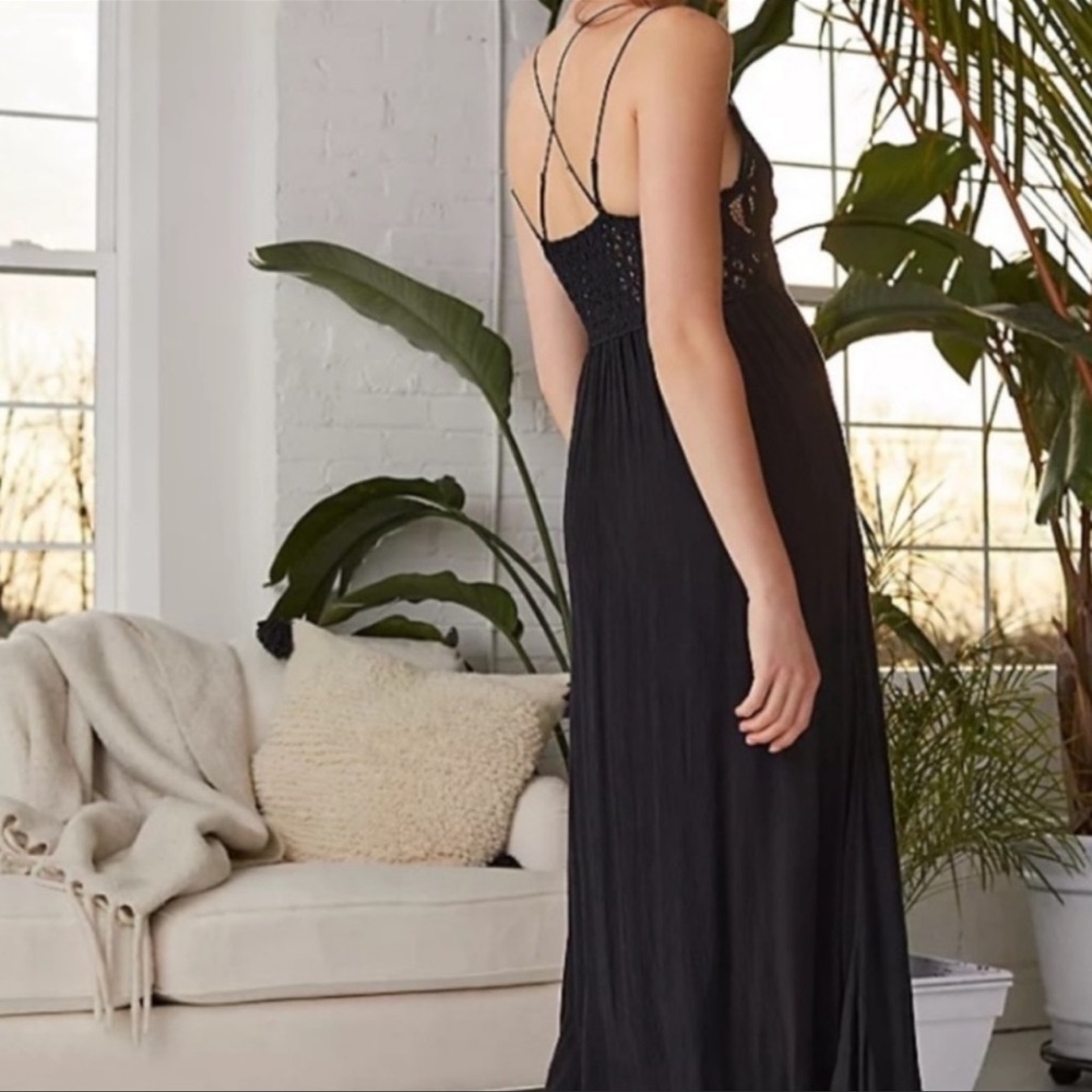 NWT Free People One Adella Maxi Dress in Black NWT
Size Medium - Picture 4 of 9